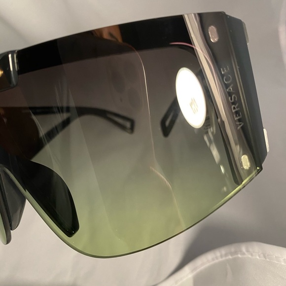 VERSACE Sunglasses Mod 4393 - Picture 5 of 8